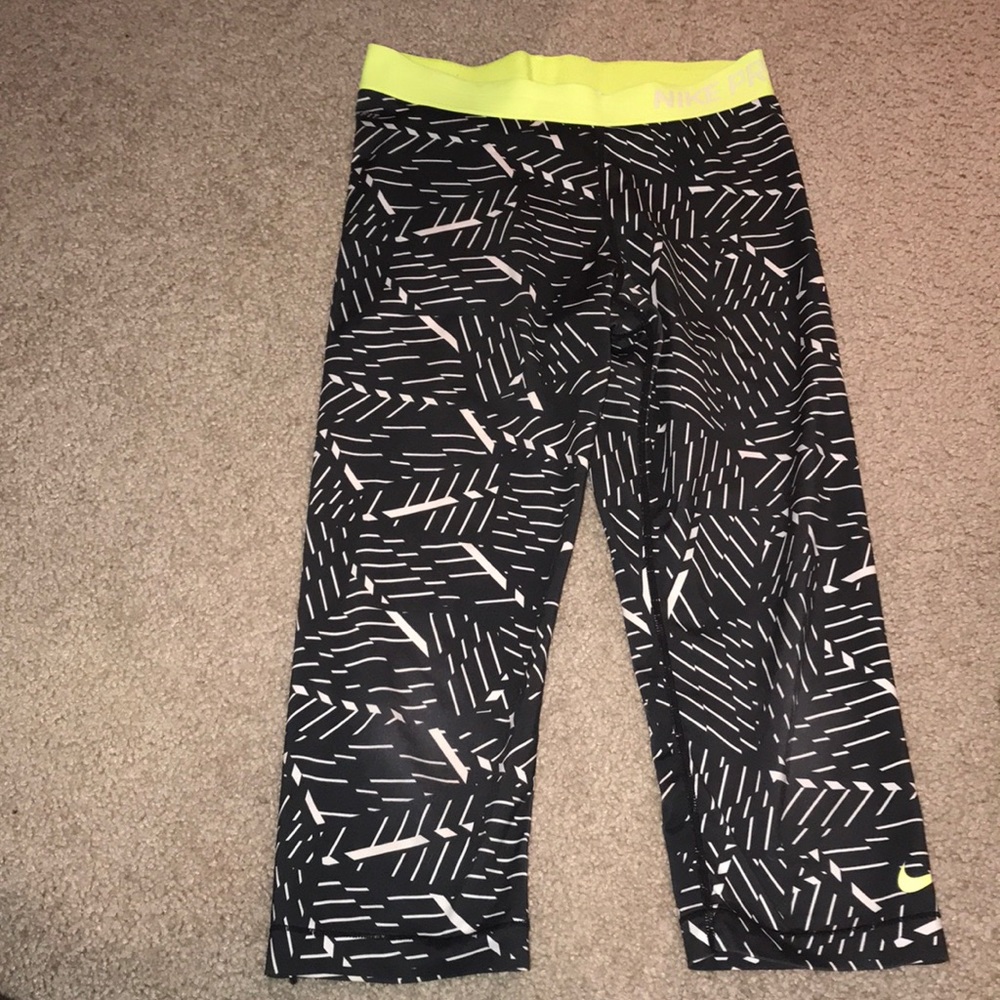 Nike Pro workout leggings